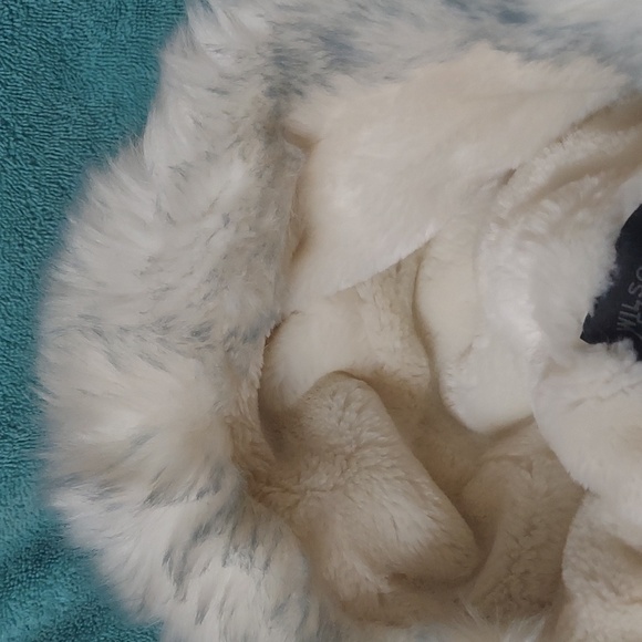 Pelle Studio Wilson Leather Faux Fur Lined Suede Hat - Picture 10 of 11